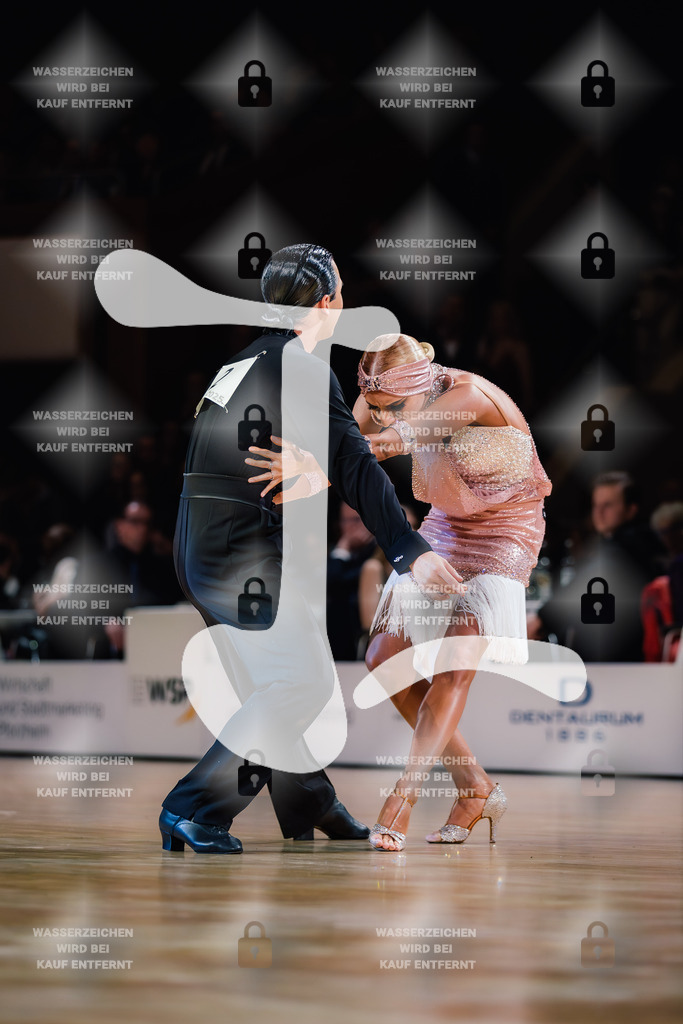 Goldstadtpokal 2025 - WDSF World Open Latin 3rd (2) Winson Tam _ Anastasia Novikova (Hong Kong)-2025-01-25-2287 | Webshop for digital downloads and prints of dance sport, event & show photographer Julian Link - Realisiert mit Pictrs.com