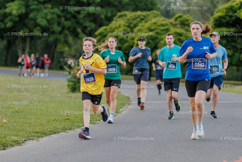 Sparda-Bank Nachtlauf Bonn; Bonn, 18.06.2025 | Impressionen vom Sparda-Bank Nachtlauf Bonn am 18.06.2025 in Bonn (Nordrhein-Westfalen). 