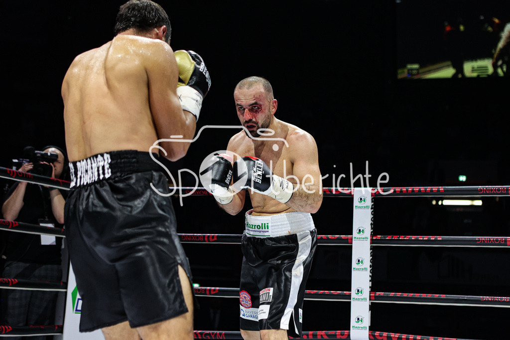 Profi - Box - Gala / Main Event | Shefat ISUFI (Schwarz Weisse Hose) im WBF Titelkampf gegen Hernan David PEREZ (Schwarze Hose)