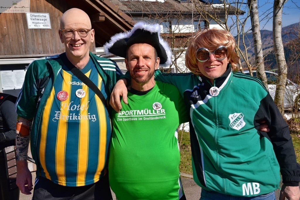 PF Fasnacht _25-80-RA | Fotoblog Schwarzwald, Foto Blog Wiesental, Pfaffenberg, Winterzauber, Zeller Bergland, Zell im Wiesental, Fotoblog Wiesental, Landschaftsfotos, Bilder Wiesental, Natur, Naturbilder, Fastnacht, Zeller Fastnacht, Zeller Fasnacht, Zeller Bergland, Belchen, - Realisiert mit Pictrs.com