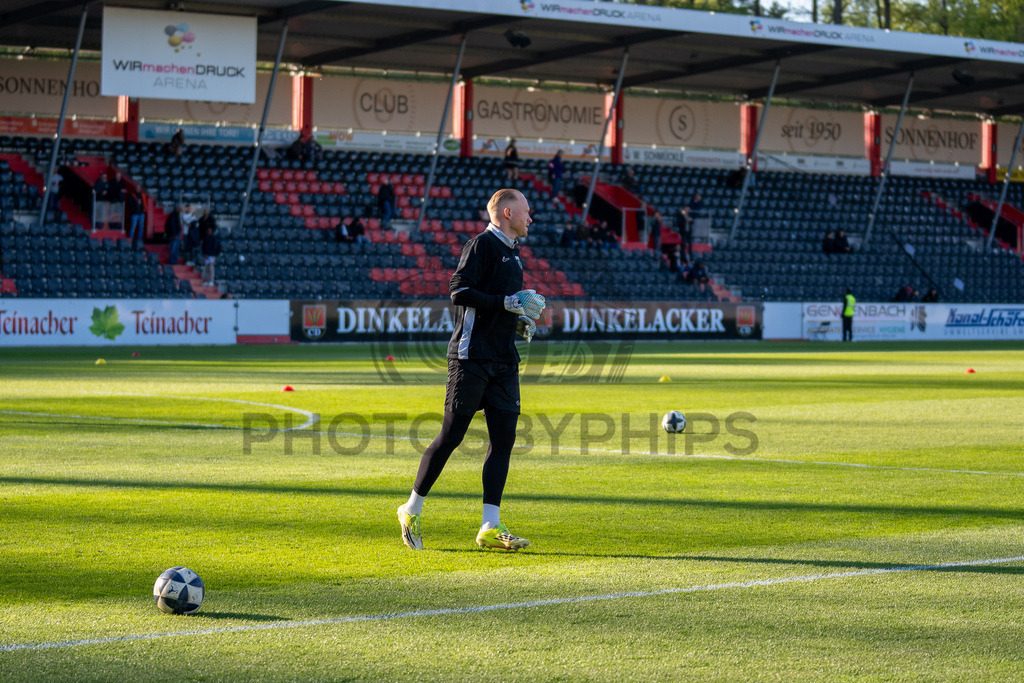 SG Sonnenhof Großaspach vs. SGV Freiberg, Fussball, Regionalliga Suedwest, 30. Spieltag, 22.04.2026 | Maximilian Reule (SG Sonnenhof Großaspach, #01),SG Sonnenhof Großaspach vs. SGV Freiberg, Fussball, Regionalliga Suedwest, 30. Spieltag, 22.04.2026