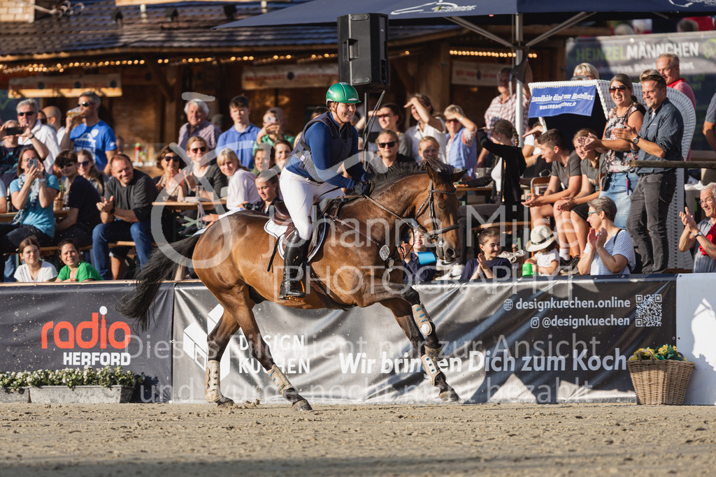 230728_BHO_Showprogramm-559 | Deine schönsten Turniermomente als professionelle Fotos! Entdecke hochwertige Pferdesport-Fotografie im Online-Shop. Jetzt Fotos finden & bestellen!
