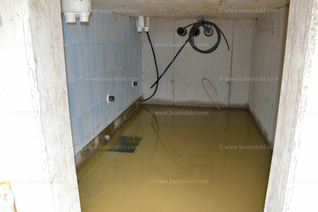 bib-lg25-aussenanlagen-0021 | Nach LV-Leistungsgruppen sortierte Detailfotos über den Bau eines Hauses. Alle Hausbau-Bilder direkt vom Urheber und Autor der Website Haus-Selber-Bauen.com