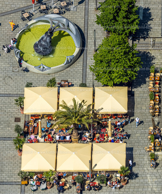 Hagen230502317 | Luftbild, Cafe Bar Celona, Außengastronomie mit Sonnenschirmen am MatarÃƒÆ’Ã†â€™Ãƒâ€šÃ‚Â©-Brunnen, Friedrich-Ebert-Platz, Mittelstadt, Hagen, Sauerland, Nordrhein-Westfalen, Deutschland