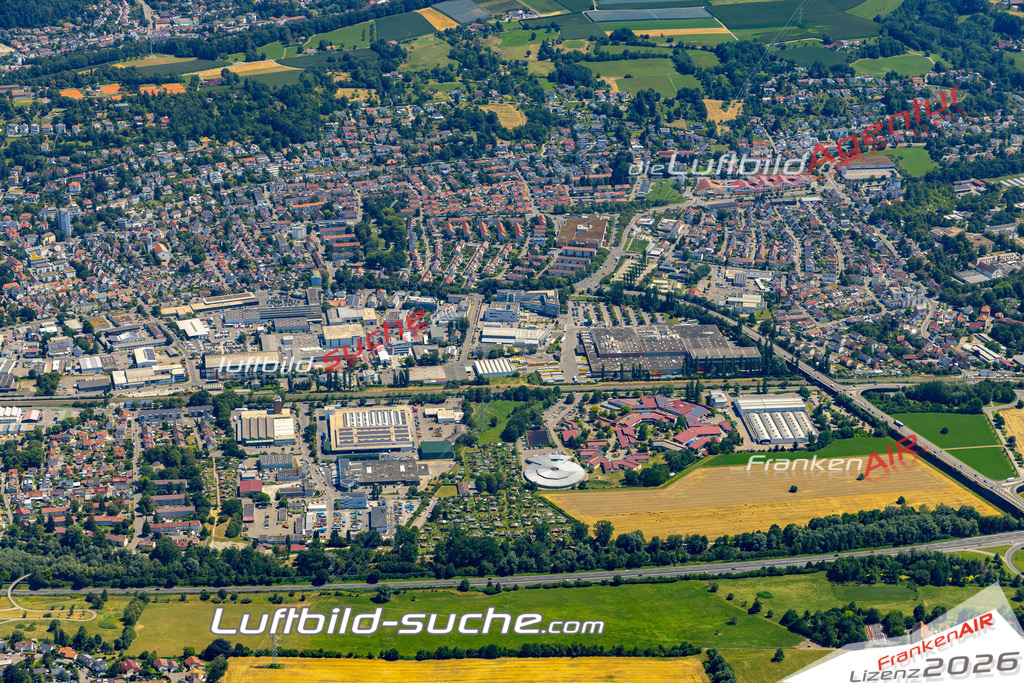 Aktuelles Luftbild von  Ravensburg - Die Luftaufnahme wurde 2022 mittels UL-Flugzeug erstellt ( keine Drohne ) - hochauflösende Kamera-Systeme von  Canon -Beste Qualität - Für grossformatige Ausdrucke geeignet. Die Geschenkidee !