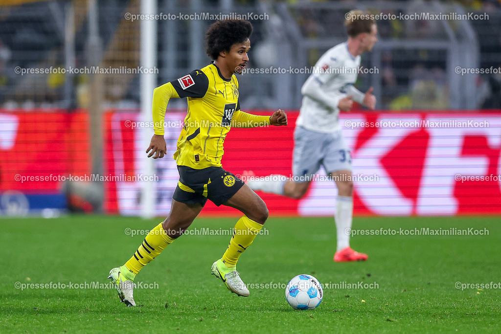 BVB15122402232 | 15.12.2024, Fußball, Borussia Dortmund - TSG 1899 Hoffenheim, 1. Fußball Bundesliga, 14. Spieltag, Signal Iduna Park, Saison 2024 2025: Karim Adeyemi (BVB #27)DFB regulations prohibit any use of photographs as image sequences and or quasi-video.