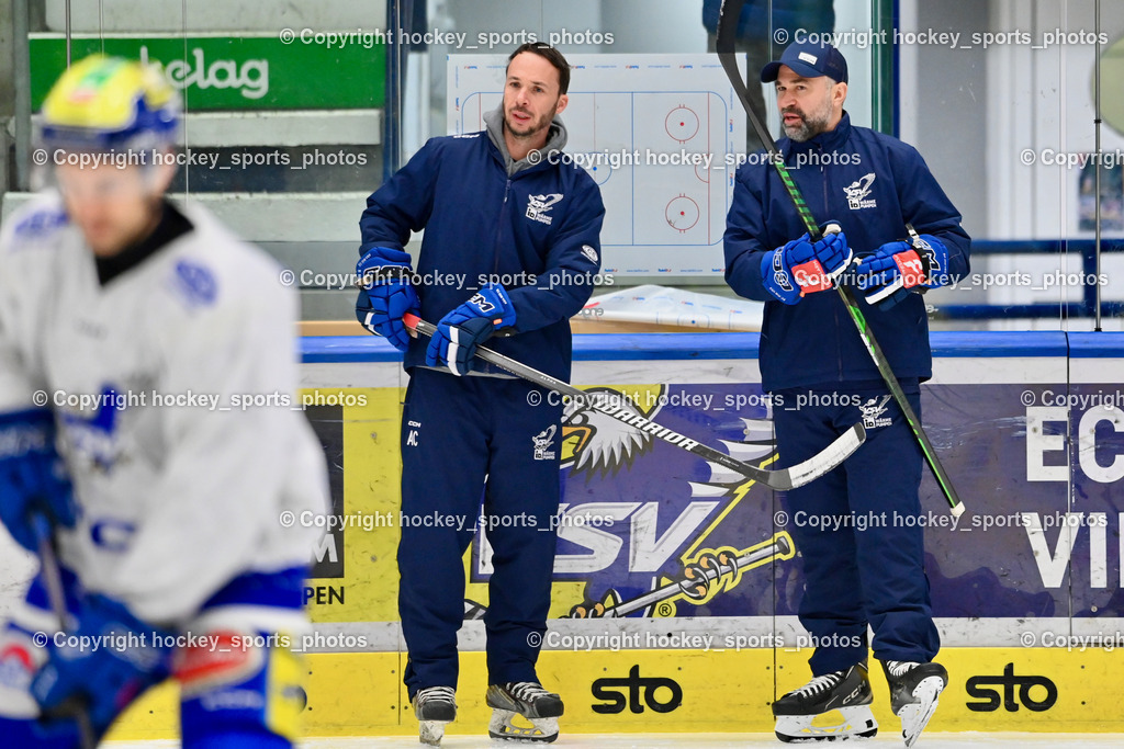 Eistrainig EC VSV mit Headcoach Pierre Allard | Marco Pewal Assistant Coach EC VSV,  Eistrainig EC VSV mit Headcoach Pierre Allard, 1. Eistrainig EC VSV mit Headcoach Pierre Allard am 02.12.2025 in Villach (Stadthalle Villach), Austria, (Photo by Bernd Stefan)