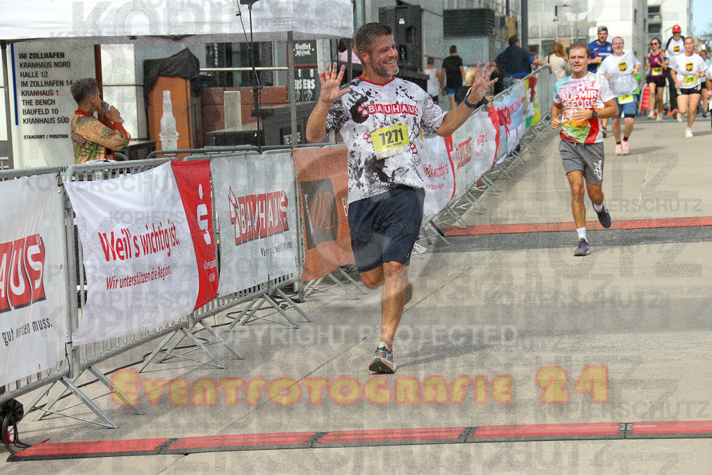 250920_1326_EX1_4575 | Sportfotografie im Rhein-Sieg Kreis, Köln, Bonn, NRW, Rheinland Pfalz, Hessen, etc. Unser Tätigkeitsfeld umfasst den Laufsport vom Volkslauf über den Marathon, Duathlon, Triathon bis zum Ultralauf wie Kölnpfad Ultra oder Schindertrail.