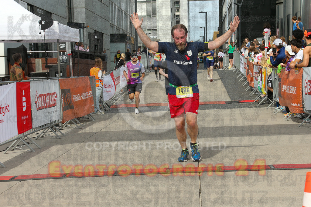 250920_1328_EX1_4798 | Sportfotografie im Rhein-Sieg Kreis, Köln, Bonn, NRW, Rheinland Pfalz, Hessen, etc. Unser Tätigkeitsfeld umfasst den Laufsport vom Volkslauf über den Marathon, Duathlon, Triathon bis zum Ultralauf wie Kölnpfad Ultra oder Schindertrail.