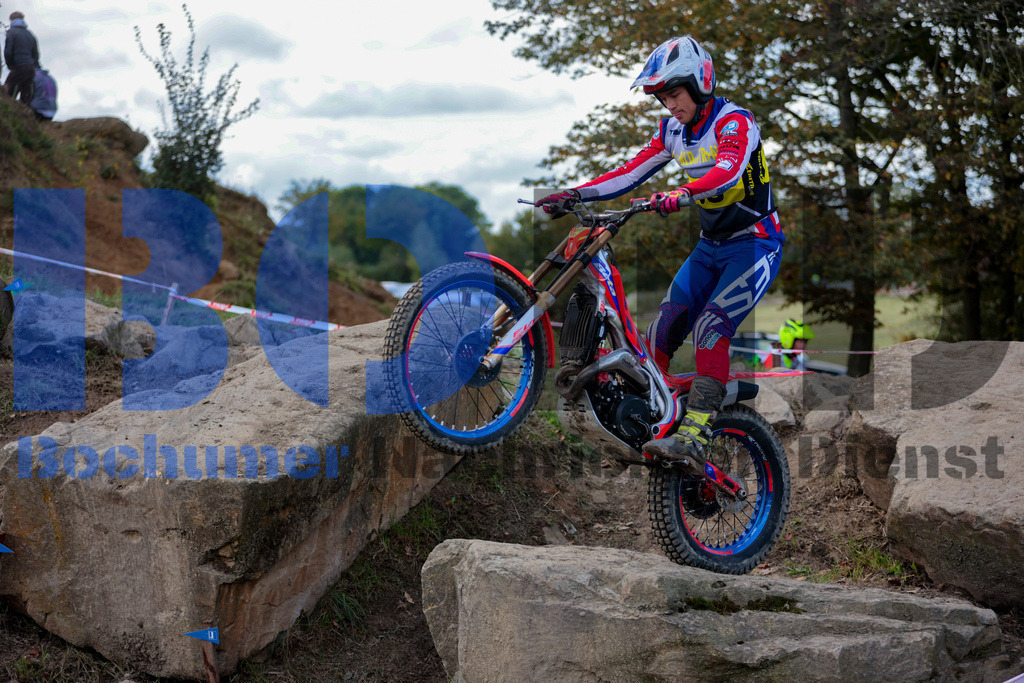 SES_DMTRIA20240929-48 | bond - Realisiert mit Pictrs.com