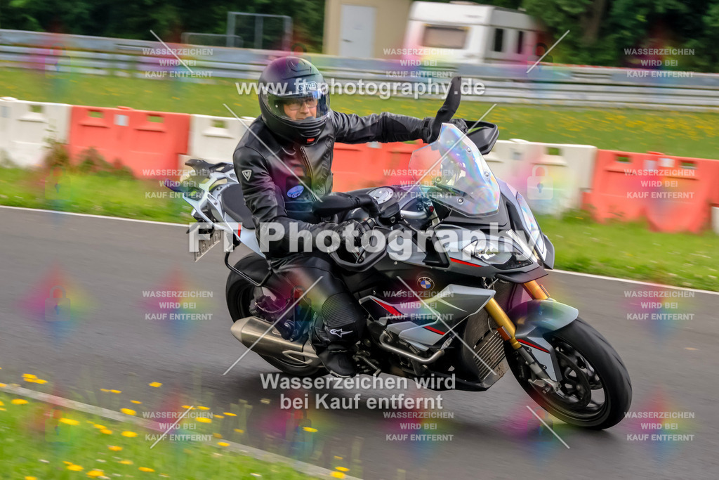 VBK-6924 | Hier findet Ihr Bilder von Touristenfahrten auf der Nürburgring Nordschleife oder von anderen Veranstaltungen die ich besucht habe. Viel Spass beim Durch Schauen 