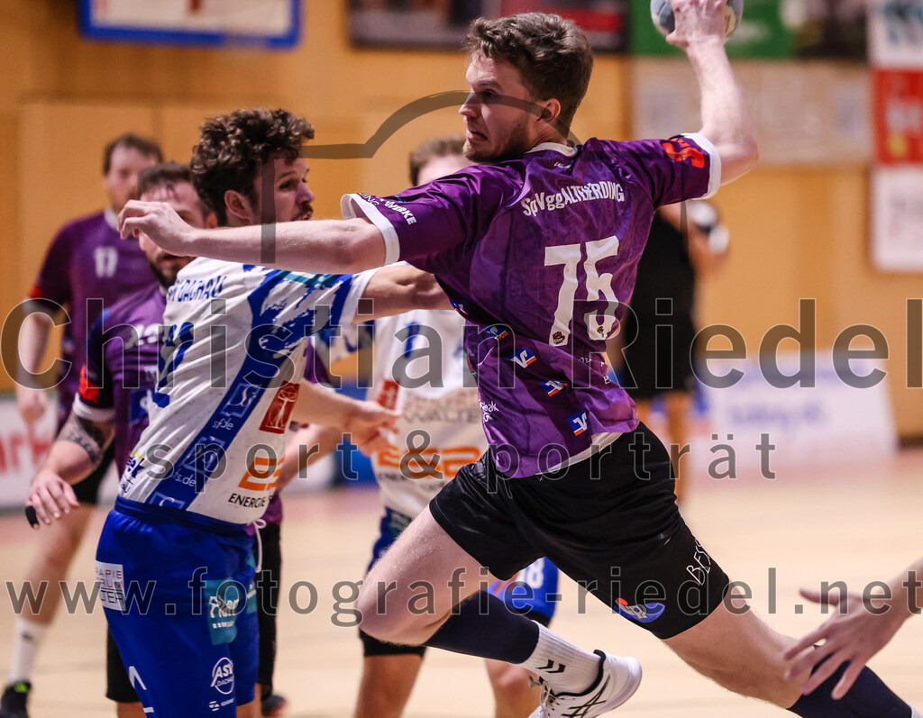 2024-11-24_070_SpVgg_Altenerding_gegen_ASV_Dachau | Erding, Deutschland, 24.11.2024:Handball, Bezirksoberliga Männer 2024 / 2025, 8. Spieltag, SpVgg Altenerding gegen ASV Dachau, Endergebnis: 30:23Ferdinand Menzel (SpVgg Altenerding, #75)Foto: Christian Riedel / fotografie-riedel.net