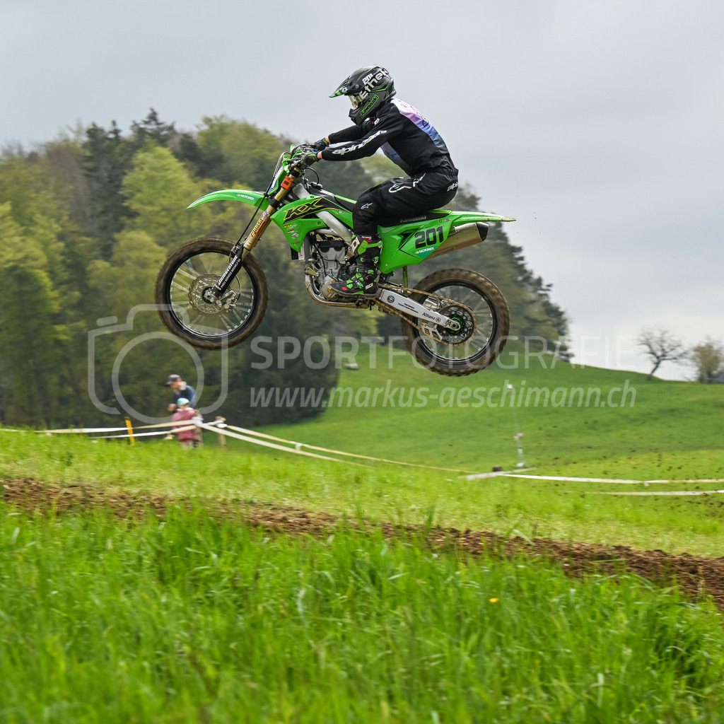 Motocross Schlatt bei Winterthur - 30. April 2023 | #201 Schorderet Sandra aus Prez-vers-Noreaz (CH) auf Kawasaki in der Kategorie Swiss MX Women Cup am Motocross Schlatt bei Winterthur, 30. April 2023. 
Instagram: @mx_schlatt | @mc_wila | @sam_schweiz
Bild: Sportfotografie Markus Aeschimann | www.markus-aeschimann.ch - Realisiert mit Pictrs.com