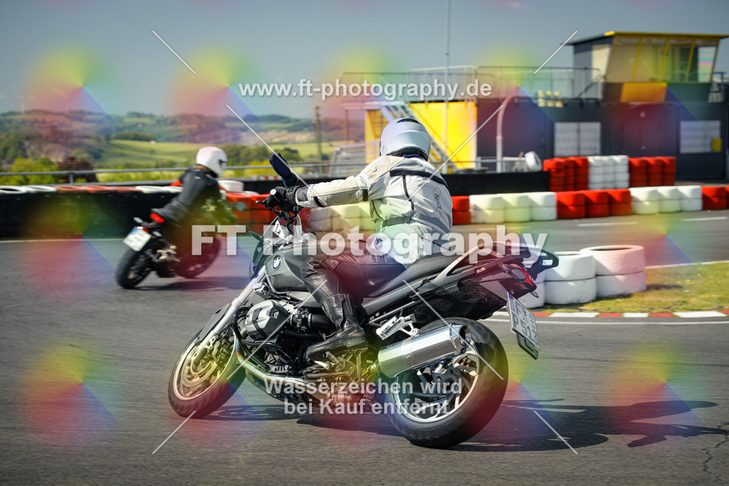 OBK_Mai_Martina_Markus-10570 | Hier findet Ihr Bilder von Touristenfahrten auf der Nürburgring Nordschleife oder von anderen Veranstaltungen die ich besucht habe. Viel Spass beim Durch Schauen 