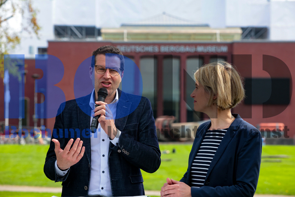 Bergmann-Ampel vor dem Deutschen Bergbaumuseum {date} -  | {headline}



(Foto: Sebastian Sendlak / BOND)

 - Realisiert mit Pictrs.com