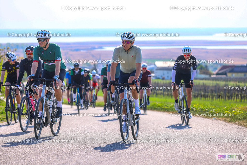 TRA_0841 | Neusiedlersee Radmarathon 2026@sportshot_your_pictrs #yourpictures#roadtowm2029 #nrm #neusiedlerseeradmarathon #neusiedlersee #neusiedlerseetourismus #burgenland #mörbisch #nrm26 #burgenlandtourismus #voglundco #poweredbyburgenlandtourismus #radsport #rad #marathon #ucigranfondo #visitburgenland #ucigranfondoworldseries