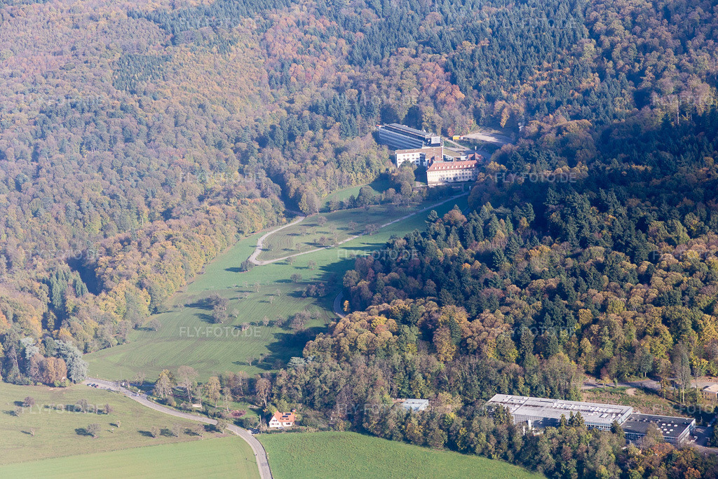 Luftbild: Kliniken Schmieder im Ortsteil Königstuhl in Heidelberg im Bundesland Baden-Württemberg in Deutschland. Foto: IMG_104153.jpg vom 31.10.2017 durch Werner Riehm/FLY-FOTO.de