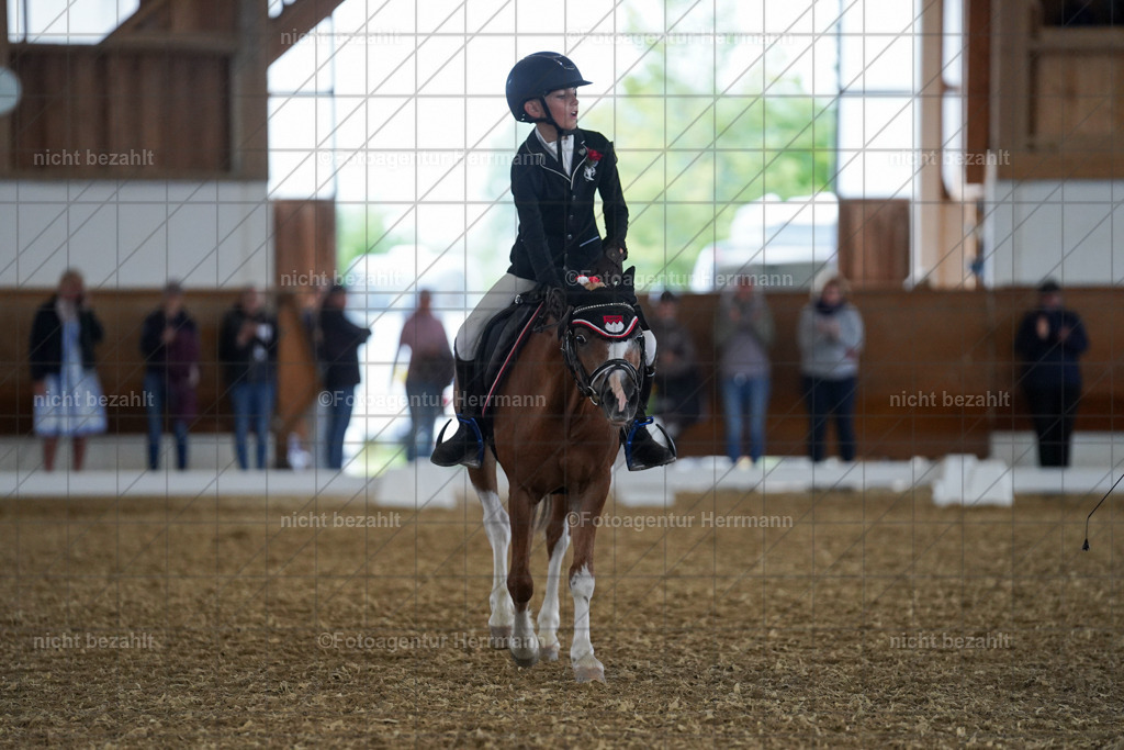 FAH09407 | Turnierbilder, Reitsportfotos, LAPO, Landesponyturnier, Turnierfotografen Bayern