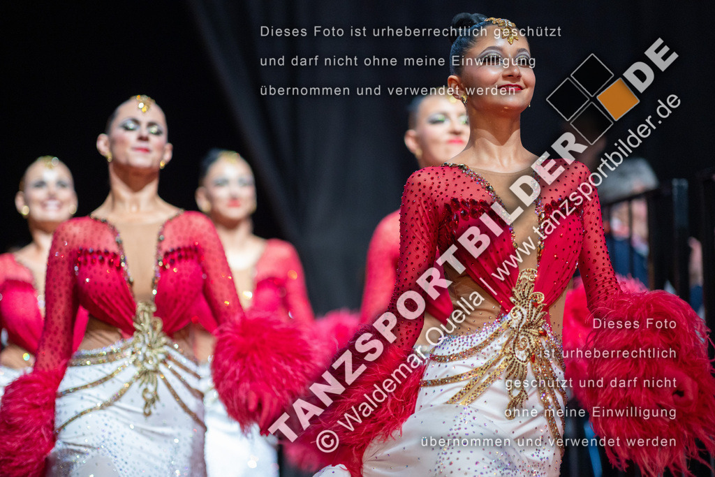 20251206-03429 | Hier finden Sie Tanz Bilder vom Latein und Standard Formationen tanzen. Sportbilder vom Tanzsport. Schöne Fotos und von Weltmeisterschaft, Europameisterschaft, Bundesliga, Regionalliga, Oberliga und Landesliga sowie von GOC Stuttgart, DanceComp, WM Bremen