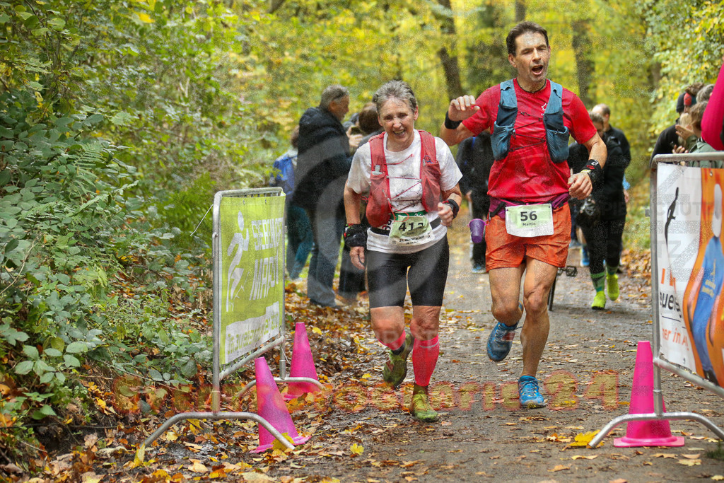 251026_1307_EX1_2580 | Sportfotografie im Rhein-Sieg Kreis, Köln, Bonn, NRW, Rheinland Pfalz, Hessen, etc. Unser Tätigkeitsfeld umfasst den Laufsport vom Volkslauf über den Marathon, Duathlon, Triathon bis zum Ultralauf wie Kölnpfad Ultra oder Schindertrail.