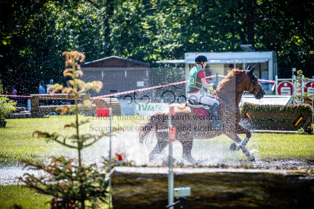 Vielseitigkeitsturnier Melle Oldendorf | Entdecke hochwertige Reitturnierfotos von Foto Oger. Professionell, emotional und authentisch – jetzt Lieblingsmomente im Shop bestellen.Deutschlandweite Turnierfotografie. - Realisiert mit Pictrs.com