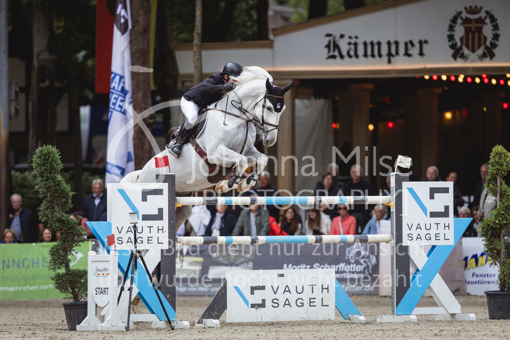 240915_OWLCh_GP-909 | Deine schönsten Turniermomente als professionelle Fotos! Entdecke hochwertige Pferdesport-Fotografie im Online-Shop. Jetzt Fotos finden & bestellen!