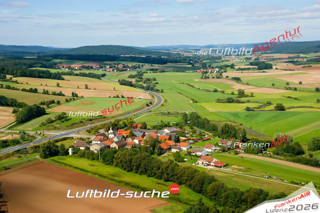 Die Luftaufnahme Laimbach - Reckendorf wurde vom UL-Flugzeug (keine Drohne) aus fotografiert.Hohe Druck- Auflösung-die Geschenkidee!