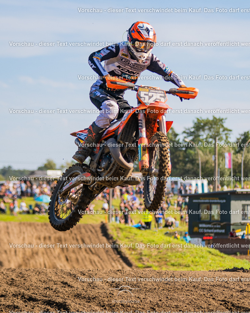 09_21_LM_Schenkenhorst-9168 | Sportfotografin aus Berlin-Brandenburg mit Fokus auf Motocross. Ich halte deine sportliche Leistung und echte Emotionen auf und neben der Strecke professionell fest. Entdecke die Fotos von deinem Rennen und bestelle sie direkt hier im Shop.