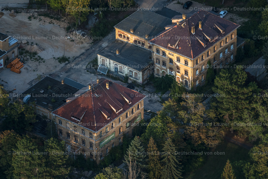 4040889 | LEIPZIG 14.09.2020 Häuser in der Mehrfamilienhaussiedlung " Parkstadt Leipzig " im Ortsteil Meusdorf in Leipzig im Bundesland Sachsen, Deutschland. Weiterführende Informationen bei: Dima Immobilien,  Instone Real Estate Group SE,  Stadt Leipzig,  homuth+partner architekten. // Buildings of the multi-family house settlement " Parkstadt Leipzig " in the district Meusdorf in Leipzig in the state Saxony, Germany. Further information at: Dima Immobilien,  Instone Real Estate Group SE,  Stadt Leipzig,  homuth+partner architekten. Foto: Gerhard Launer