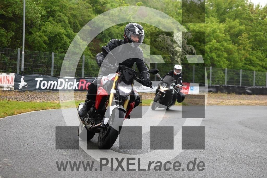 0057-20260511_00366 | Schöne Erinnerungen an spannende Momente - das festzuhalten ist unser Job. PIXELrace.de ist seit 2003 auf den Rennstrecken Europas unterwegs um die Action draußen beim Fahren und die wunderbare Stimmung imm Fahrerlager für euch einzufangen.