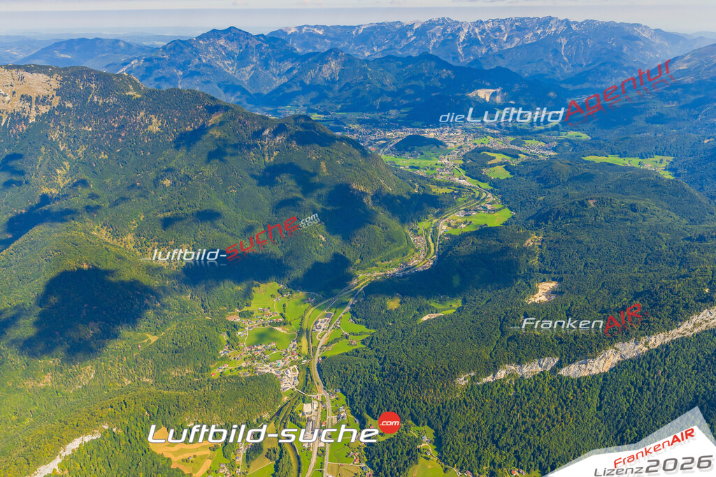 Wiesenbachtal Bad Goisern am Hallstättersee Bild- Das Luftbild wurde 2025 vom UL-Flugzeug heraus erstellt ( keine Drohnen Bilder! ) - Hochauflösende Luftaufnahme -Nicht vergleichbar mit Google Maps oder Satelittenbilder- Die Geschenkidee !Mit Lizenz und Bildrechte bestellbar