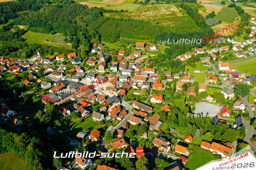 Die Luftaufnahme Obernsees - Mistelgau wurde vom UL-Flugzeug (keine Drohne) aus fotografiert.Hohe Druck- Auflösung-die Geschenkidee!