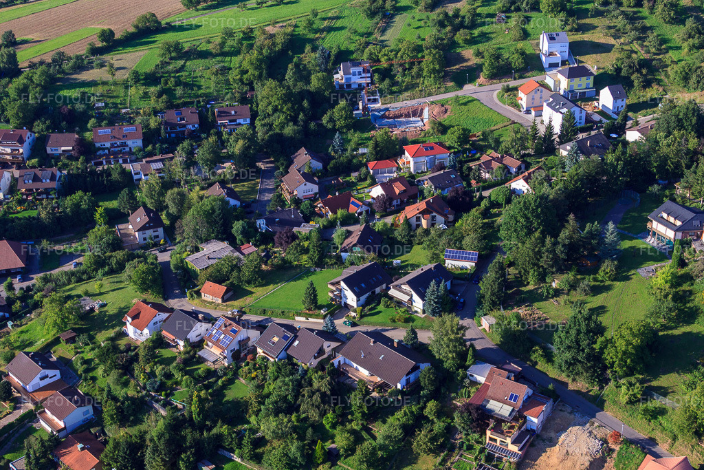 Luftbild: Bergstr im Ortsteil Ellmendingen in Keltern im Bundesland Baden-Württemberg in Deutschland. Foto: IMG_32456.jpg vom 21.08.2010 durch Werner Riehm/FLY-FOTO.de