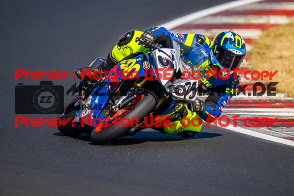 MaZZes_FotoMatrix_220624_9537 | PROSUPERSTOCK