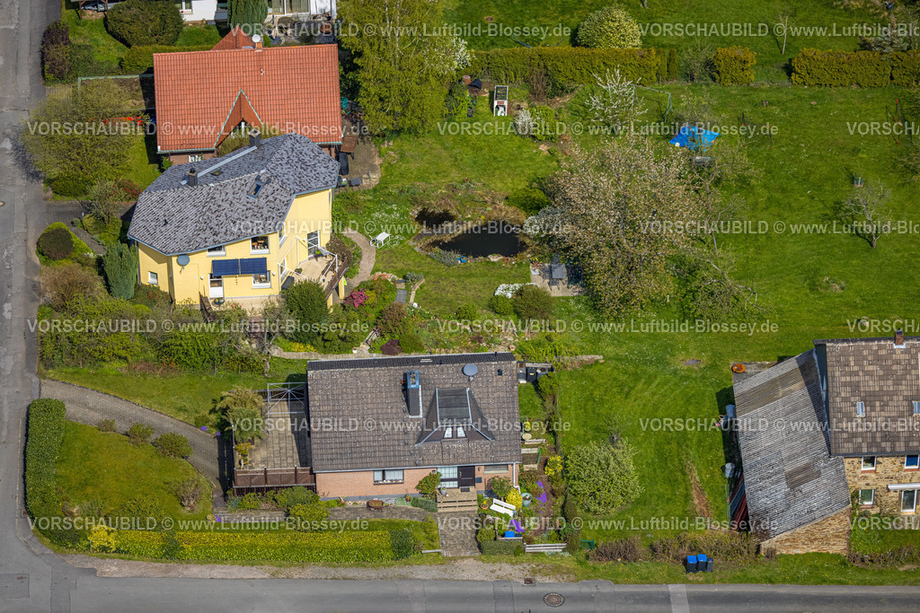 Witten230402258 | Luftbild, Wohnhaus Eichholzstraße, geschwungenes Dach, Rüdinghausen, Witten, Ruhrgebiet, Nordrhein-Westfalen, Deutschland