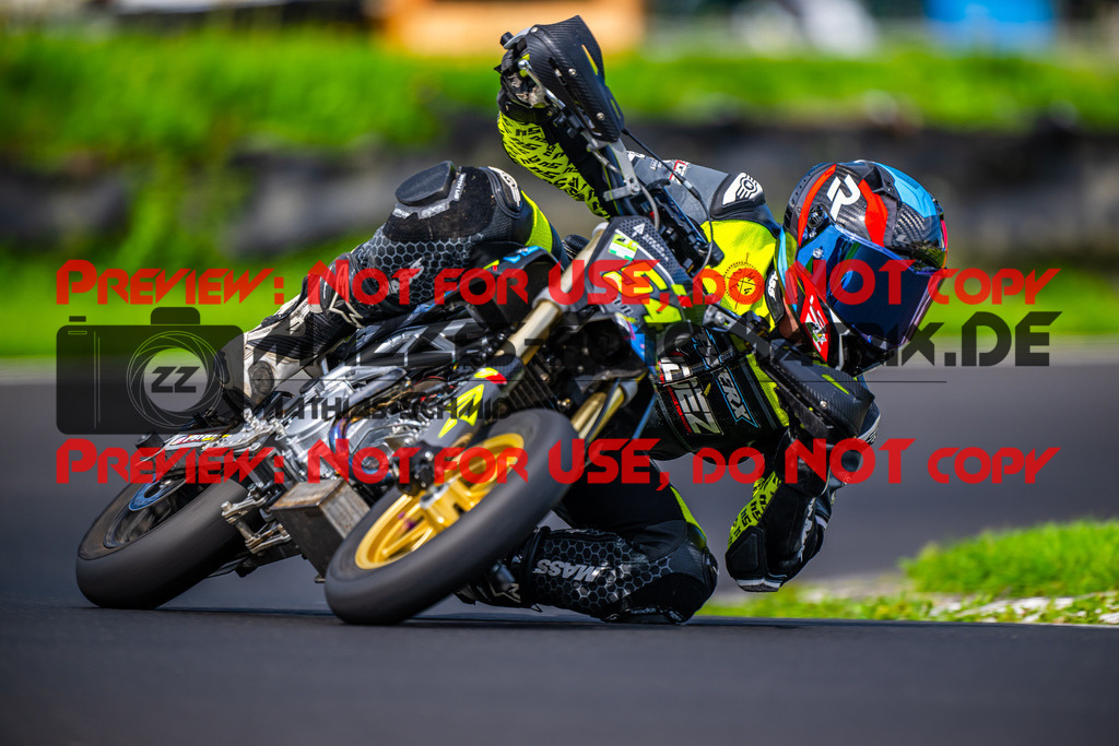 MaZZes_FotoMatrix_230826_4165 | K5