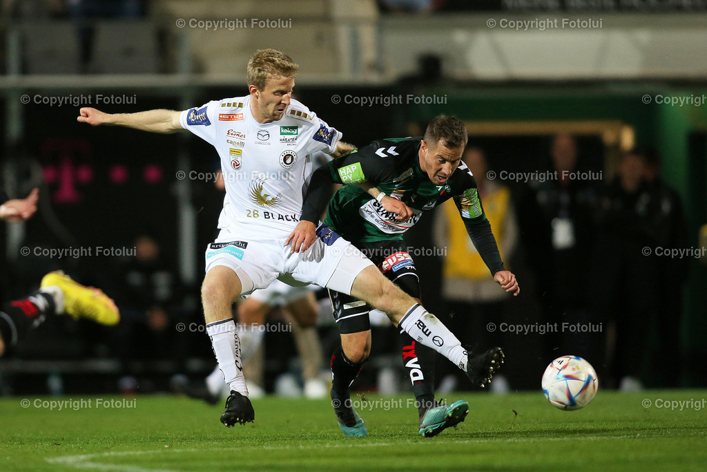 A_LUI_05112022_0000011 | SPORT FUSSBALL TIPICO BUNDESLIGA SV GUNTAMATIC RIED-AUSTRIA KLAGENFURT 05.11.2022
IM BILD: STEFAN NUTZ  (RIED) UND CHRISTOPHER CVETKO (KLAGENFURT) FOTO:FOTOLUI/MARIO WIMMER