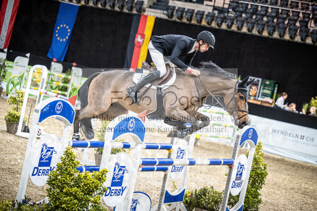 DOS_2372 | Entdecke hochwertige Reitturnierfotos von Foto Oger. Professionell, emotional und authentisch – jetzt Lieblingsmomente im Shop bestellen.Deutschlandweite Turnierfotografie. - Realisiert mit Pictrs.com