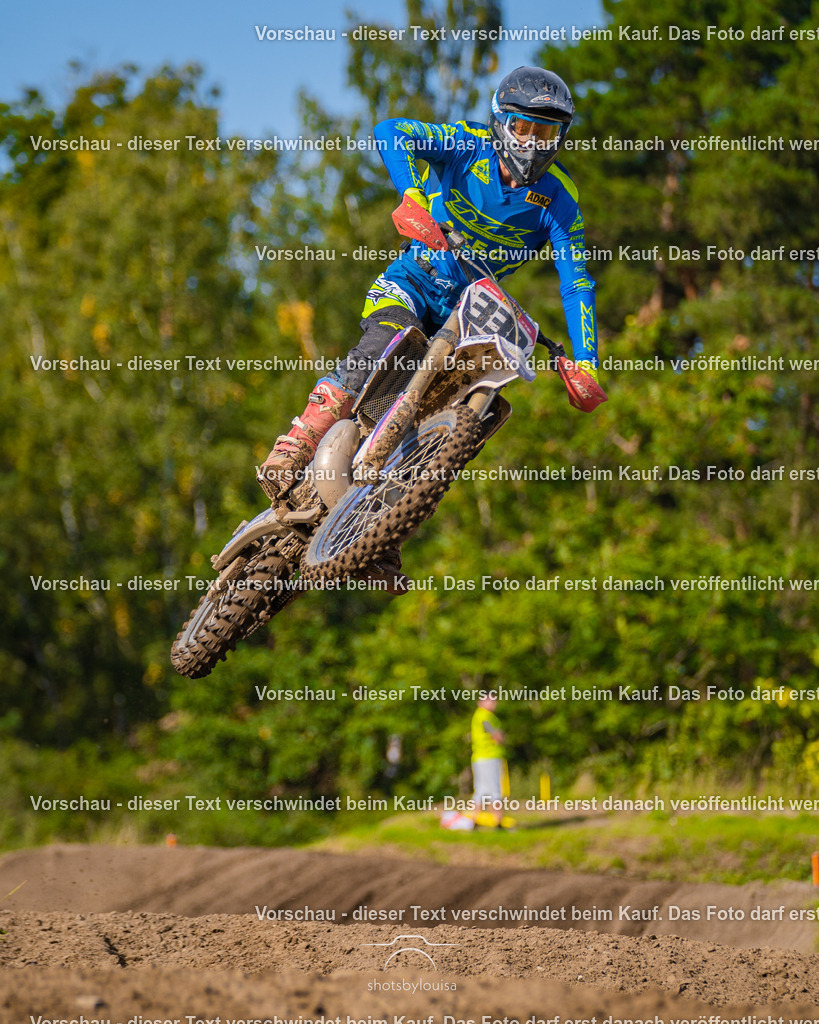 09_21_LM_Schenkenhorst-8293 | Sportfotografin aus Berlin-Brandenburg mit Fokus auf Motocross. Ich halte deine sportliche Leistung und echte Emotionen auf und neben der Strecke professionell fest. Entdecke die Fotos von deinem Rennen und bestelle sie direkt hier im Shop.