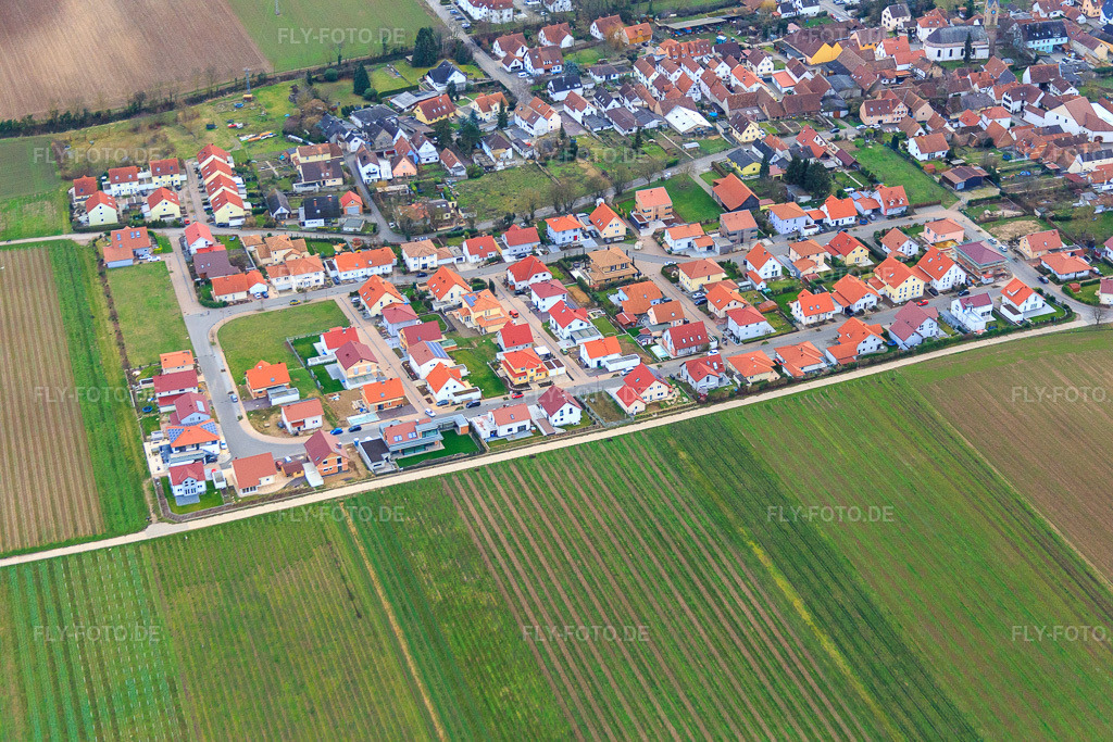 Luftbild: Neubaugebiet Fischlinger Straße in Essingen im Bundesland Rheinland-Pfalz in Deutschland. Foto: IMG_086166.jpg vom 12.02.2016 durch Werner Riehm/FLY-FOTO.de