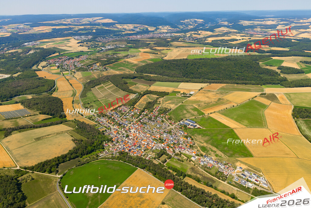 Das Luftbild zeigt : Tiefenthal Erlenbach bei Marktheidenfeld - Die Luftaufnahme wurde 2023 vom UL-Flugzeug aus erstellt ( keine Drohne ) - Hochauflösende Luftaufnahme - Für grossformatige Ausdrucke geeignet. Die Geschenkidee !Mit Lizenz und Bildrechte bestellbar
