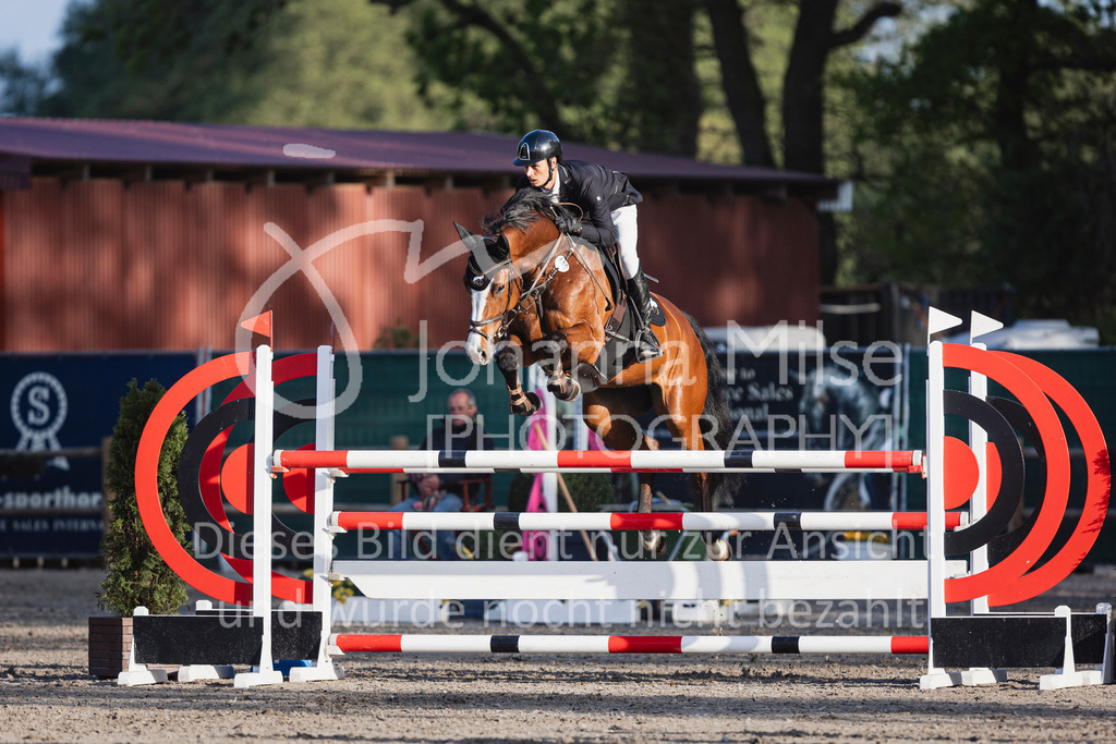 250506_Mühlen_Youngster-M-626 | Deine schönsten Turniermomente als professionelle Fotos! Entdecke hochwertige Pferdesport-Fotografie im Online-Shop. Jetzt Fotos finden & bestellen!