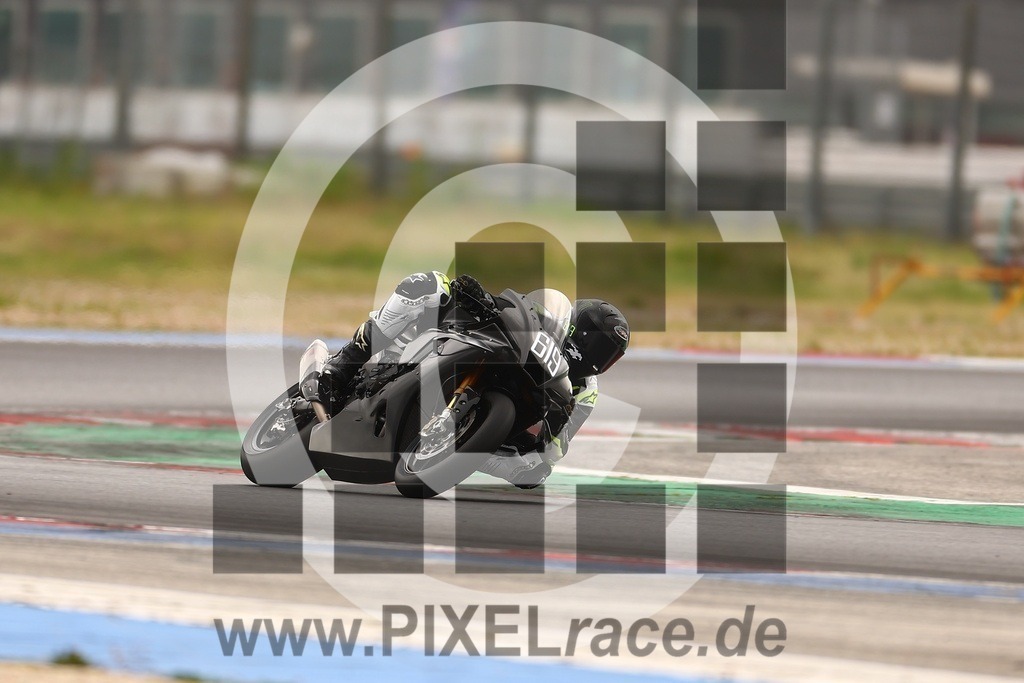 0619-20260402_00929 | Schöne Erinnerungen an spannende Momente - das festzuhalten ist unser Job. PIXELrace.de ist seit 2003 auf den Rennstrecken Europas unterwegs um die Action draußen beim Fahren und die wunderbare Stimmung imm Fahrerlager für euch einzufangen.