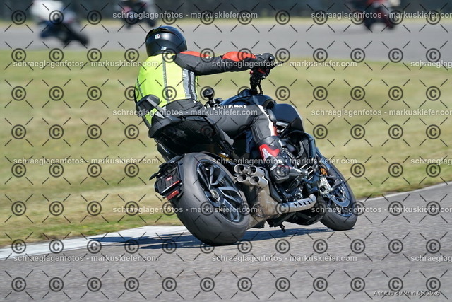 26BT01-0535 | 112 - Realisiert mit Pictrs.com
