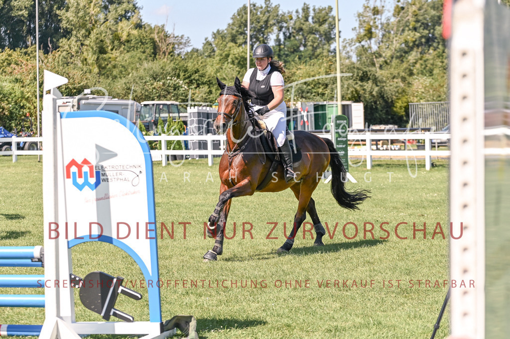 Schugtsche-Düren.2024.04-Stilspringprf.E-24 | Schugtsche Fotografie - Realisiert mit Pictrs.com