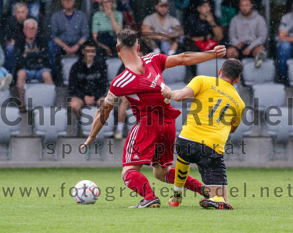 2023-07-29_058_FC_Finsing_gegen_SC_Kirchasch | Finsing, Deutschland, 29.07.2023:
Fußball, Kreisliga 2023 / 2024, 1. Spieltag, FC Finsing gegen SC Kirchasch, Endergebnis: 0:2

Leonhard Hölzl (FC Finsing, #5), Stefan Hackl (SC Kirchasch, #11)

Foto: Christian Riedel / fotografie-riedel.net