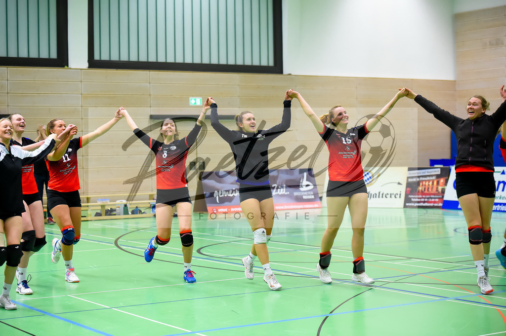 VCOBWA20211106_046 | Volleyball, Frauen:   bei dem Spiel der 3. Liga West zwischen VC Osnabrueck und SV BW Aasee in der Schlosswallhalle am 06.11.2021 in Osnabrueck, Deutschland. - Realisiert mit Pictrs.com