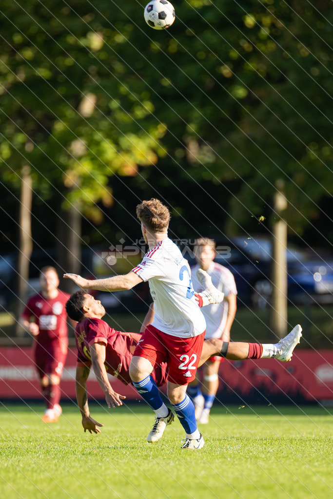 20250928_Picselweb-Fotografie_1R3_2195 | Spielszenen aus dem Spiel VfL Güldenstern Stade - Rotenburger SV. Ergebnis 0:3 - Realisiert mit Pictrs.com