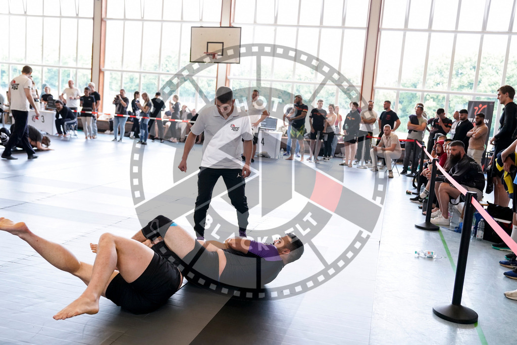 20240608PBB01362 | Fighters compete during the ILLCS VII summer edition luta livre competition in Hannover, Germany, on June 8, 2024.