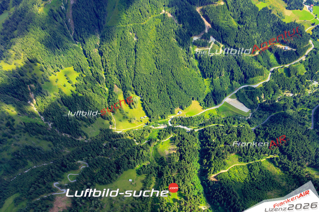 Die Luftaufnahme der Stadt Ramsauam Dachstein wurde 2017 vom Flugzeug heraus erstellt ( keine Drohne )- hohe Auflösung für beste Qualität